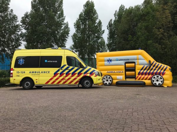 Springkussen ambulance kopen Jump Factory