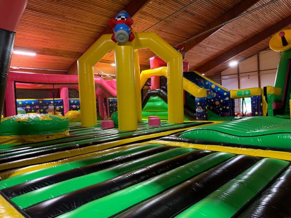Inflatable indoor park - Slingerbal